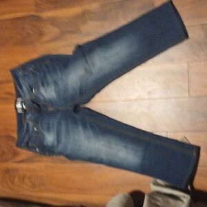 Like new blue jean capris